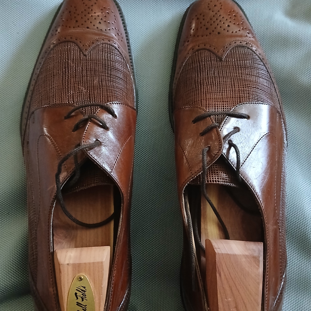 Johnston & Murphy Rich Brown Textured Oxfords